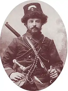 Le révolutionnaire macédonien Pitu Guli, un aroumain de Crușova, tombé dans la lutte anti-ottomane et considéré comme un héros tant par les bulgares, que par les grecs, les macédoniens et les valaques.