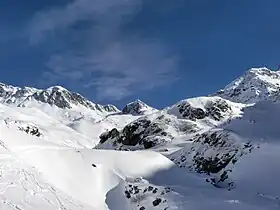 Vue du piz Campagnung (au centre) depuis le val da Natons à l'ouest.