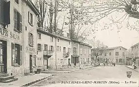 Ancienne place du village de Fontaines-Saint-Martin
