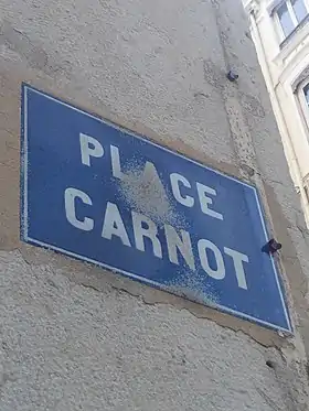 Voir la plaque.