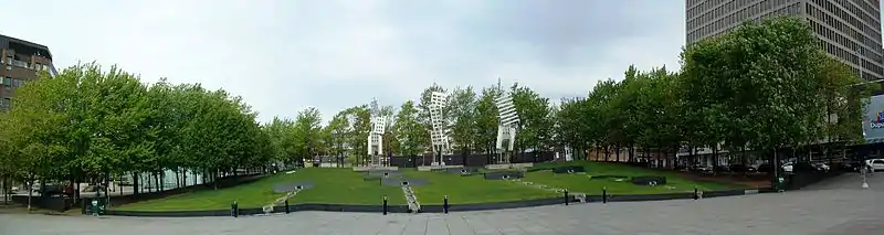 Vue panoramique de la place Émilie-Gamelin