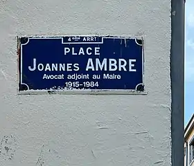 Voir la plaque.