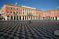 Place Masséna réaménagée au matin