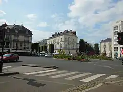 Place en direction du boulevard de Launay et de la rue Lamoricière