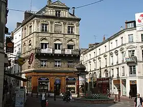 Place Saint-Nicolas.