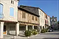 Place à couverts (place de la République).