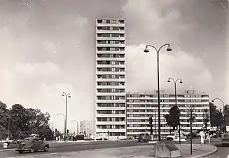 Place de la Boule, dans les années 1970 donnant sur la barre AOTEP.