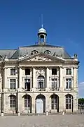 Façade sud donnant sur la place de la Bourse.