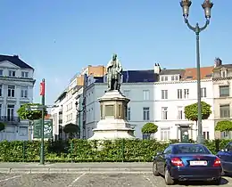 (6) - 1849 : grille et réverbères pour la place des Barricades à Bruxelles.