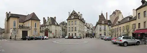 Vue panoramique depuis la place des Cordeliers.