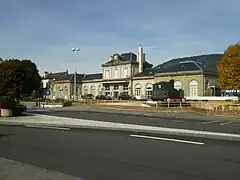 no 544 de 1891, voie normale, exposée devant la gare de Remiremont.