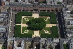 Image illustrative de l’article Place des Vosges