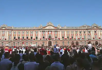 La présentation du bouclier de Brennus en 2008.