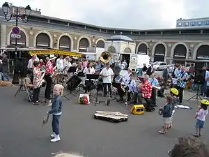 Place du marché Notre-Dame et ses halles