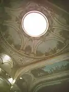 Le plafond de la salle décoré par Charles-Antoine Cambon.