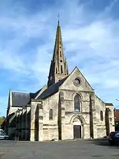 Façade occidentale de l'église Saint-Martin.