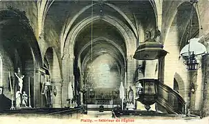 Intérieur de l'église Saint-Martin, vue vers le chœur.