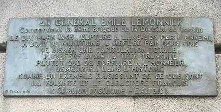Plaque en hommage à Émile Lemonnier.