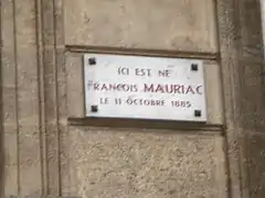 Plaque sur la maison natale de François Mauriac, à Bordeaux.