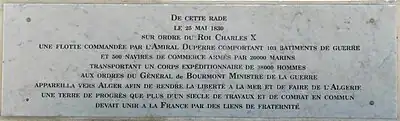 Plaque commémorative sur une digue du quartier du Mourillon à Toulon