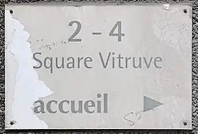 Voir la plaque.