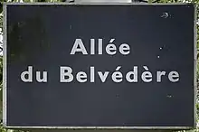 Voir la plaque.