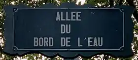 Voir la plaque.