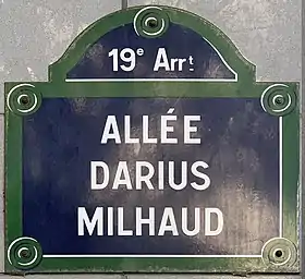 Voir la plaque.