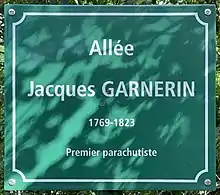 Voir la plaque.