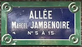 Voir la plaque.