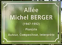 Voir la plaque.