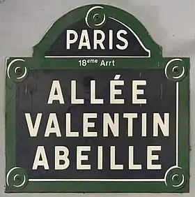 Voir la plaque.