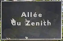 Voir la plaque.