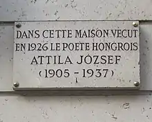 Plaque au no 4.