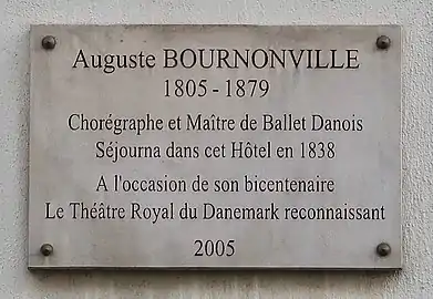 Plaque au no 12.