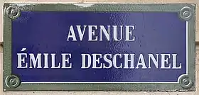 Voir la plaque.