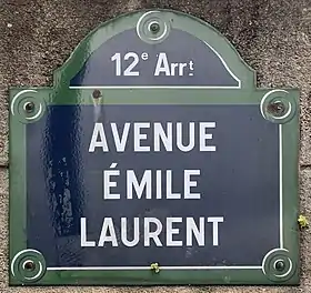 Voir la plaque.