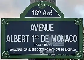 Voir la plaque.