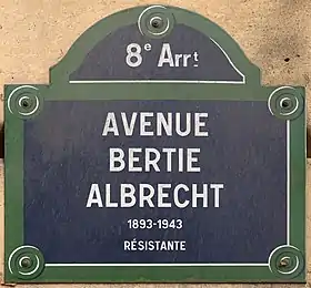 Voir la plaque.