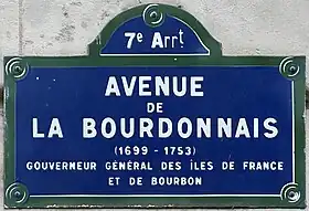 Voir la plaque.