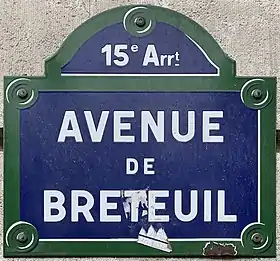 Voir la plaque.