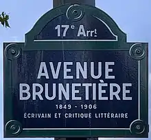 Voir la plaque.