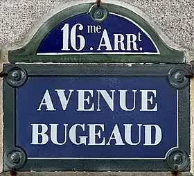 Voir la plaque.