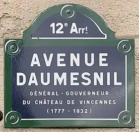 Voir la plaque.