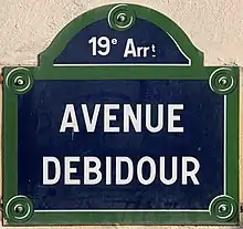 Voir la plaque.