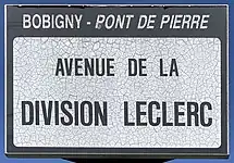 Plaque de l'avenue à Bobigny.