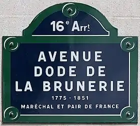 Voir la plaque.