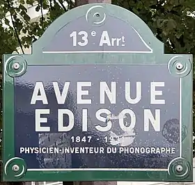 Voir la plaque.