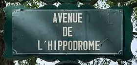 Voir la plaque.