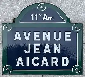 Voir la plaque.